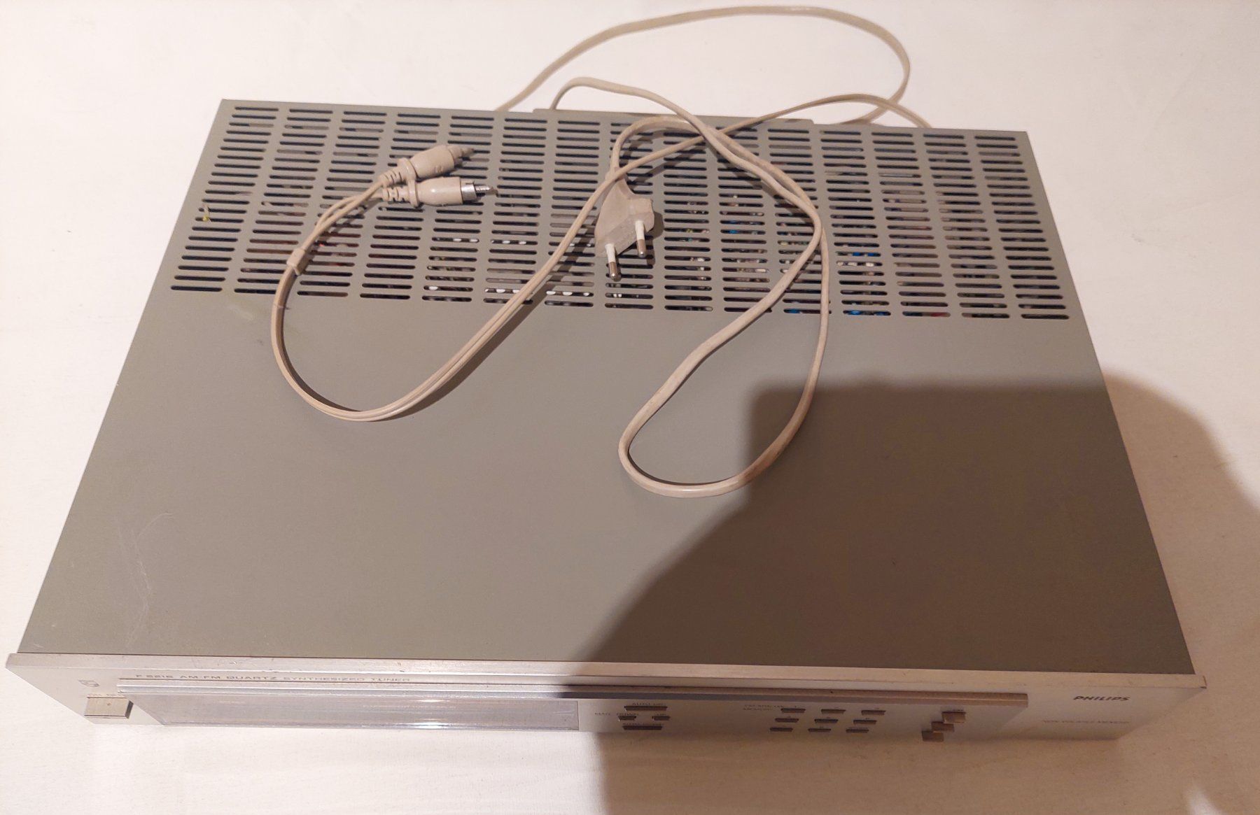 Philips Radios: Philipps F 2216, AM-FM TUNER – Gebraucht aus Zürich von Cortin 4