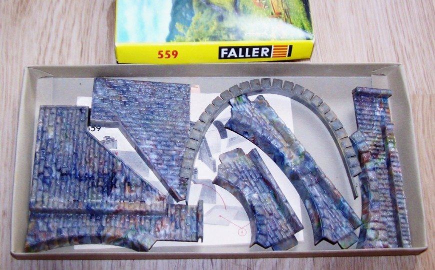 Faller Modellini di ferrovie: FALLER 559 H0: Tunnelportal, auch E-Loks, 1- oder 2-spurig – Nuovo e nell'imballaggio originale da Brüttisellen venduto da Rentner44zh 1