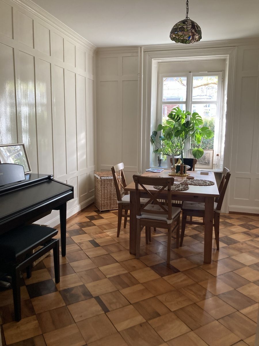 Ikea Set di tavolo e panche: Holz Tisch + 4 Stühle – Usato da St. Gallen venduto da irynchen