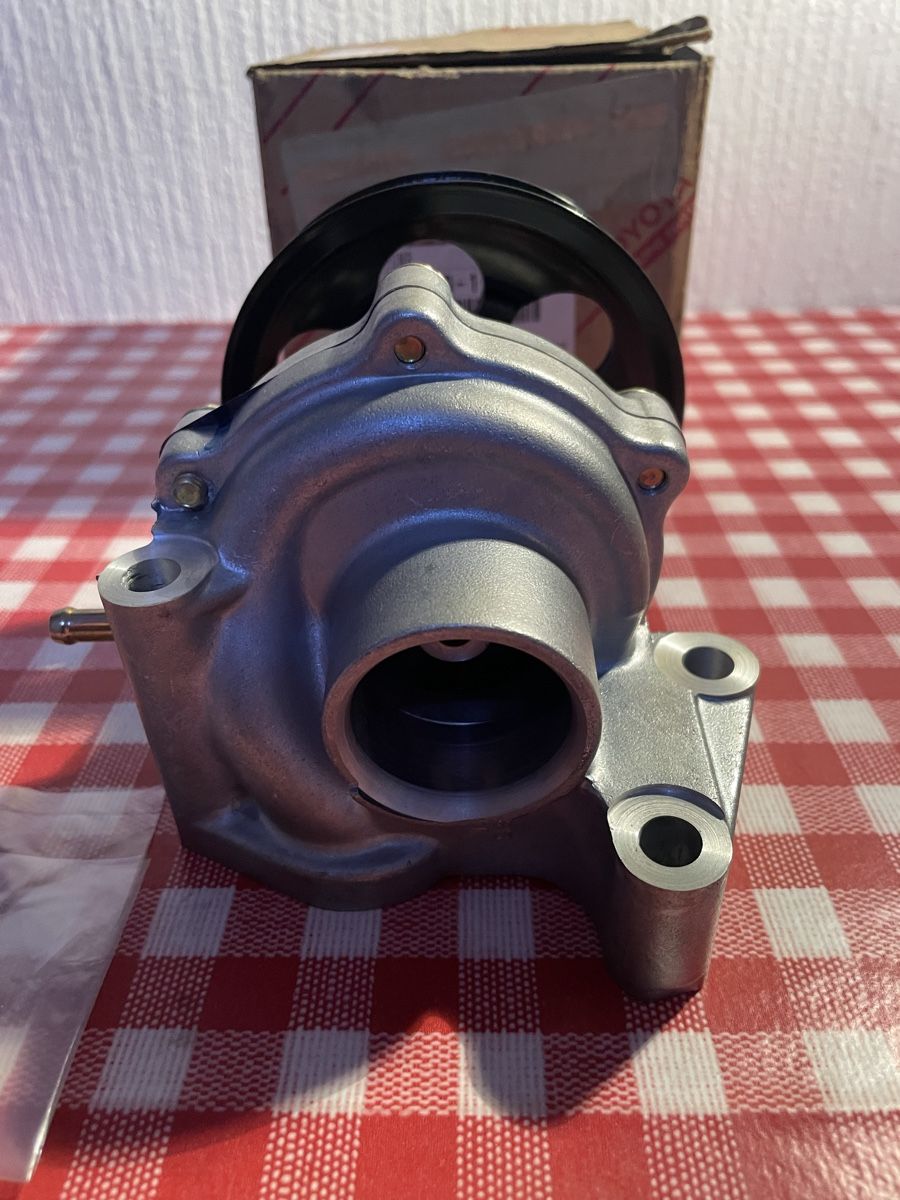 Toyota Tutti pezzi di ricambio auto: Pompe à eau originale TOYOTA COROLLA | PASEO | STARLET – Nuovo e nell'imballaggio originale da Denges venduto da Ricautomotive 4