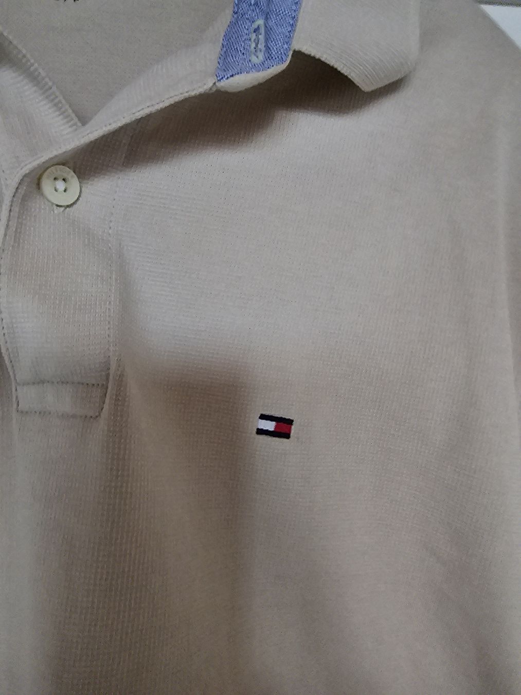 Tommy Hilfiger Magliette Polo: Polo Tommy Hilfiger beige S Neuf – Nuovo (secondo la descrizione) da Monthey venduto da gae_22w9 2