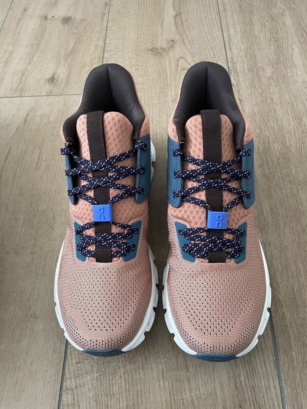 On Scarpe da donna: On Cloud Hi Edge Gr. 38.5 NEU – Nuovo e nell'imballaggio originale da Waltenschwil venduto da hansnine 1
