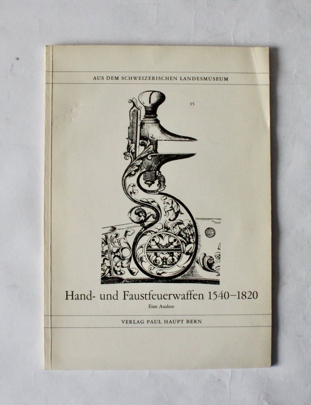 Libri: 2 BÜCHER UND 2 HEFTCHEN ÜBER FEUERWAFFEN. – Usato da Grandcour venduto da Flowerstyle 7
