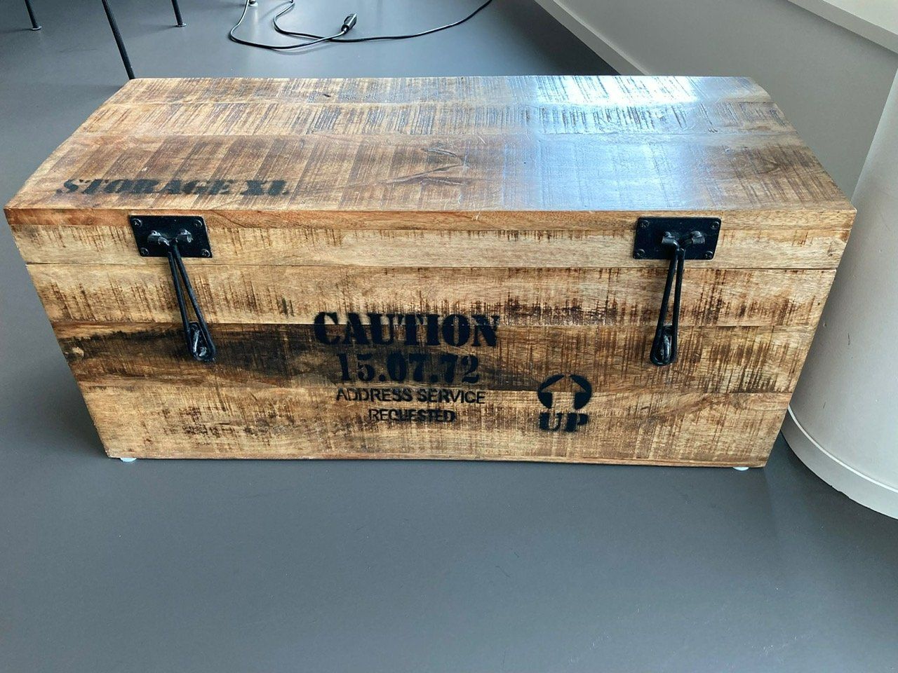 Cassapanche: Coffre en bois / Holztruhe – Usato da Zürich venduto da chr_p79p