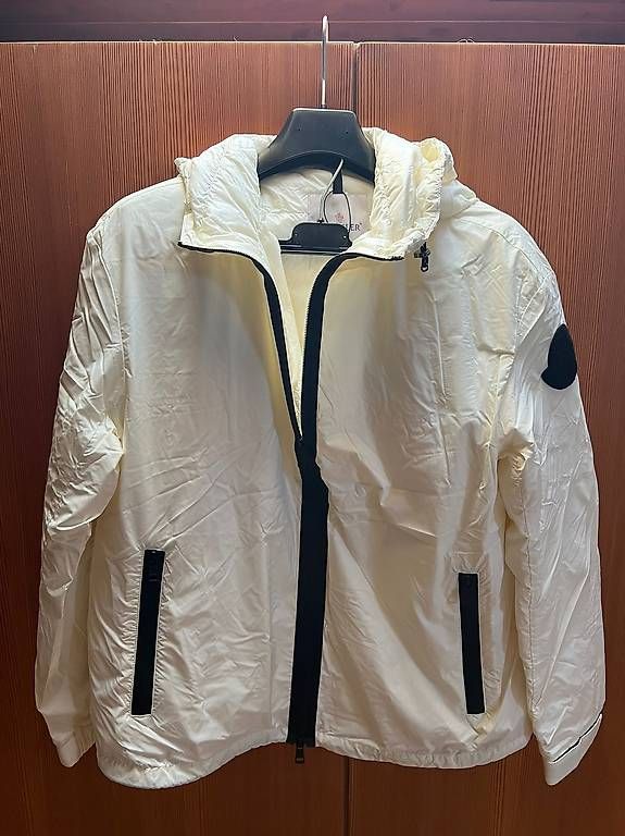 Giacche: PIUMINO LEGGERO MONCLER CON CAPPUCCIO – Usato da Gentilino venduto da pet_p7fg 4