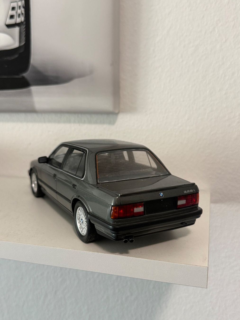 BMW Modellini d'auto: BMW 325 i E30 M Packet 1 1:18 Ottomobile – Usato da Bülach venduto da Meti2023 2