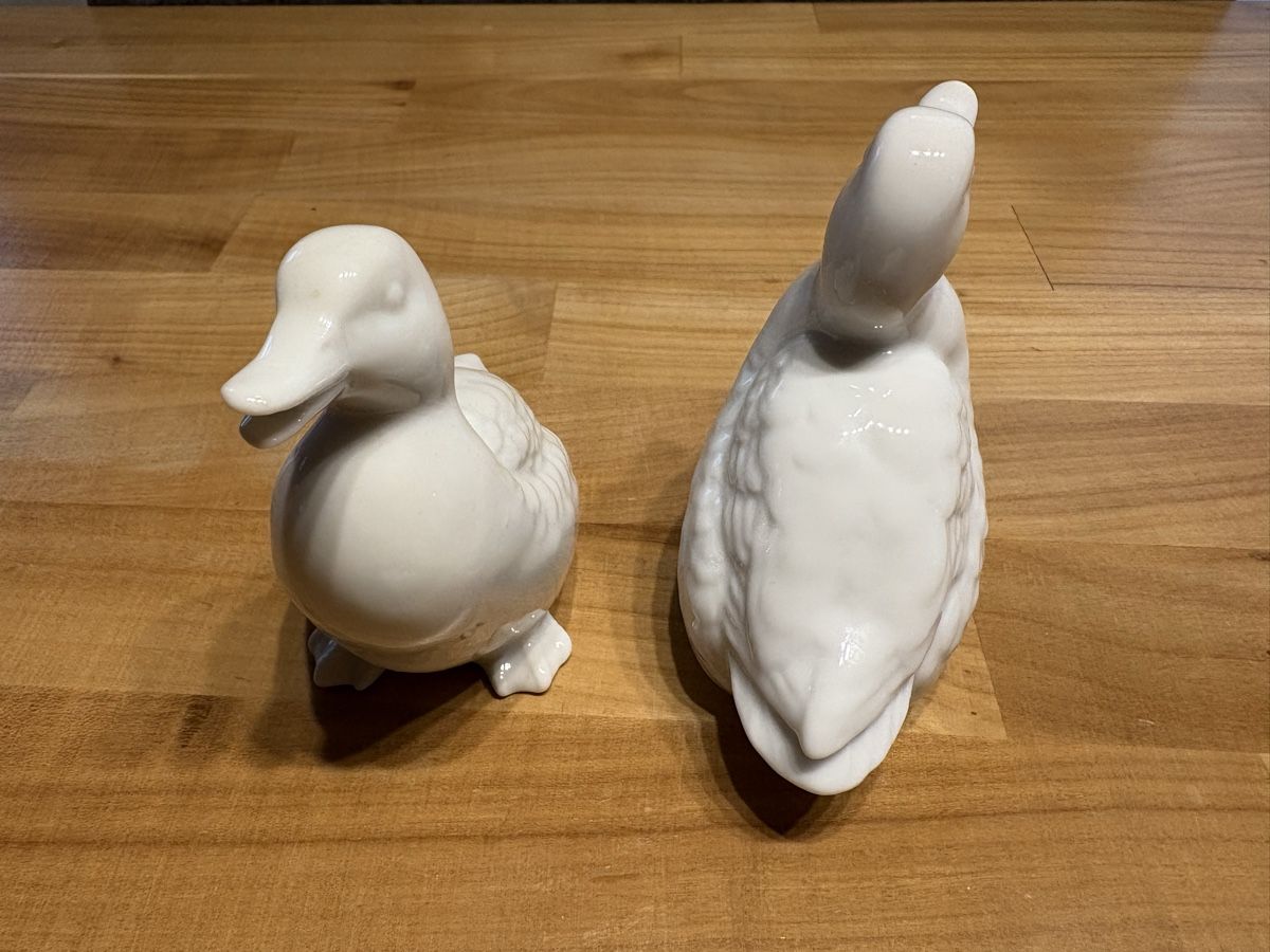 Statuette: 2er Set Keramik Figuren Enten – Nuovo (secondo la descrizione) da Rümlang venduto da euqinom16 1