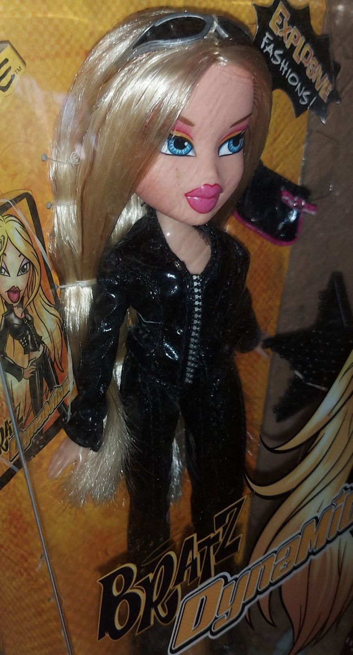 MGA Bambole: Poupée Bratz: CHLOE "Dynamite!",2005 Neuve – Nuovo e nell'imballaggio originale da Ecublens VD venduto da Magic_Island 4