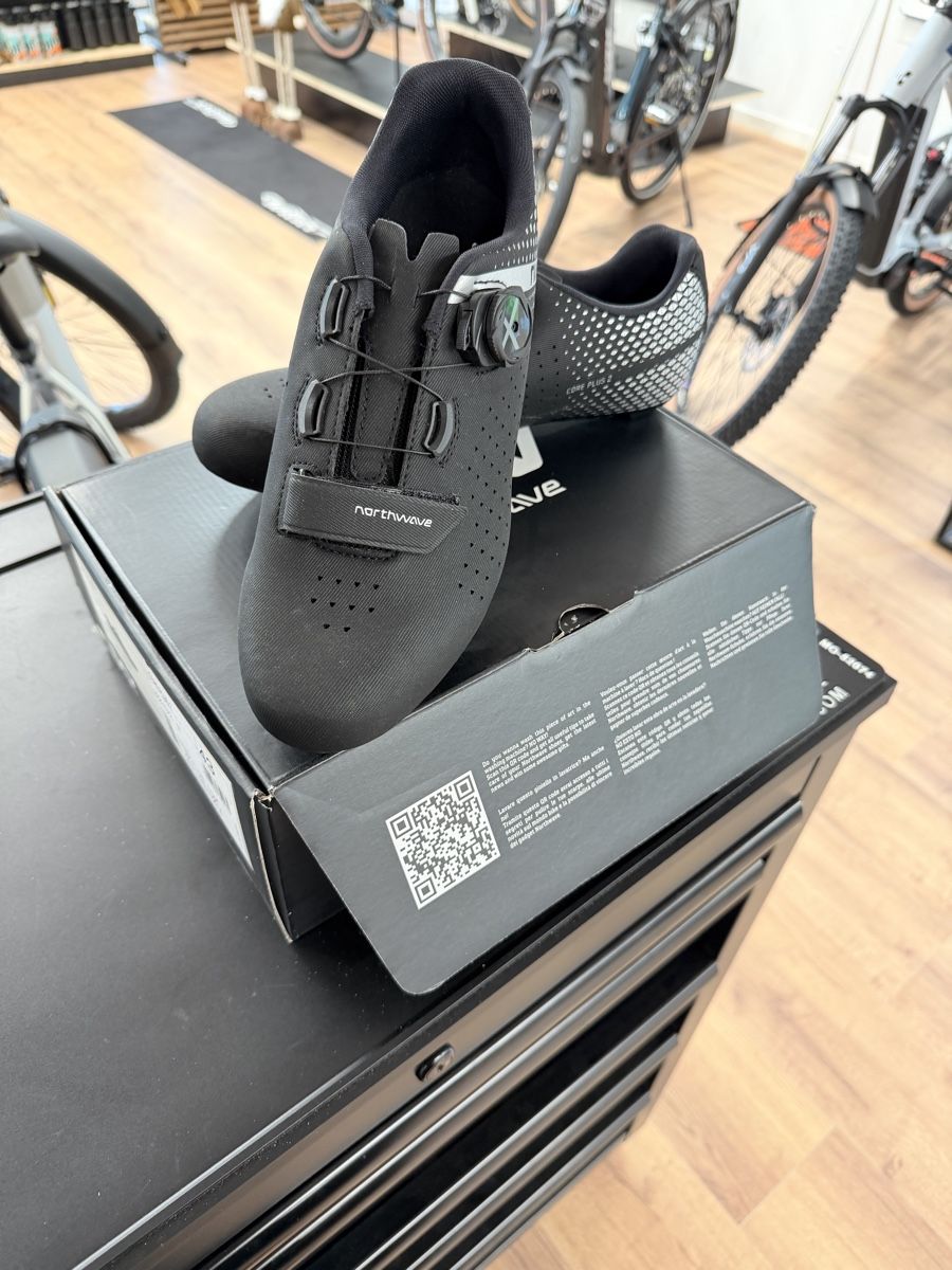 Northwave Herrenschuhe: Northwave Core Plus 2 Grösse 43 zu verkaufen – Neu und originalverpackt aus Grabs von VeloTeil