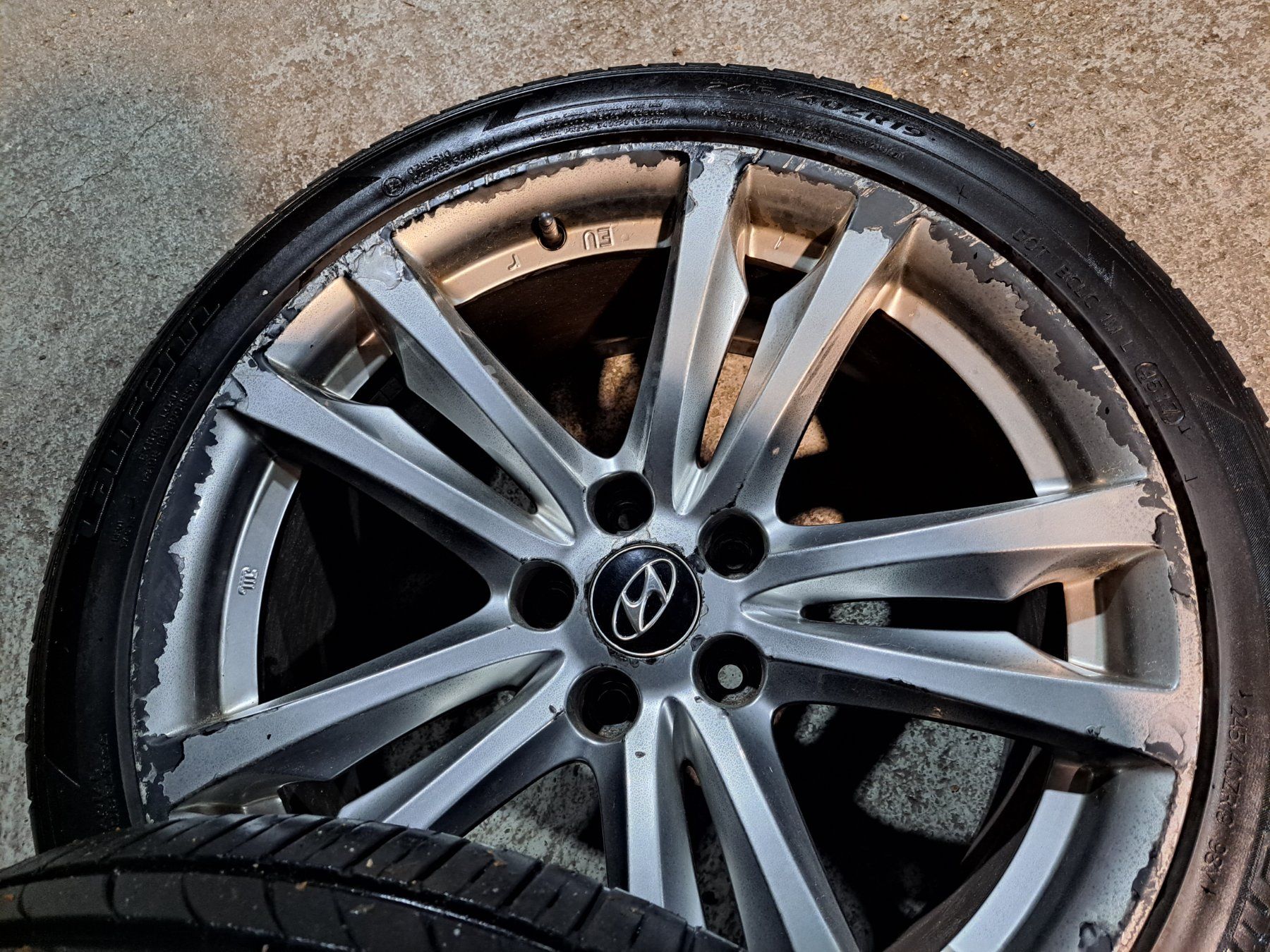 Hyundai Pneumatici & Ruote complete: Alufelgen Hyundai Genesis – Usato da Neuhausen venduto da ORGULLO 1