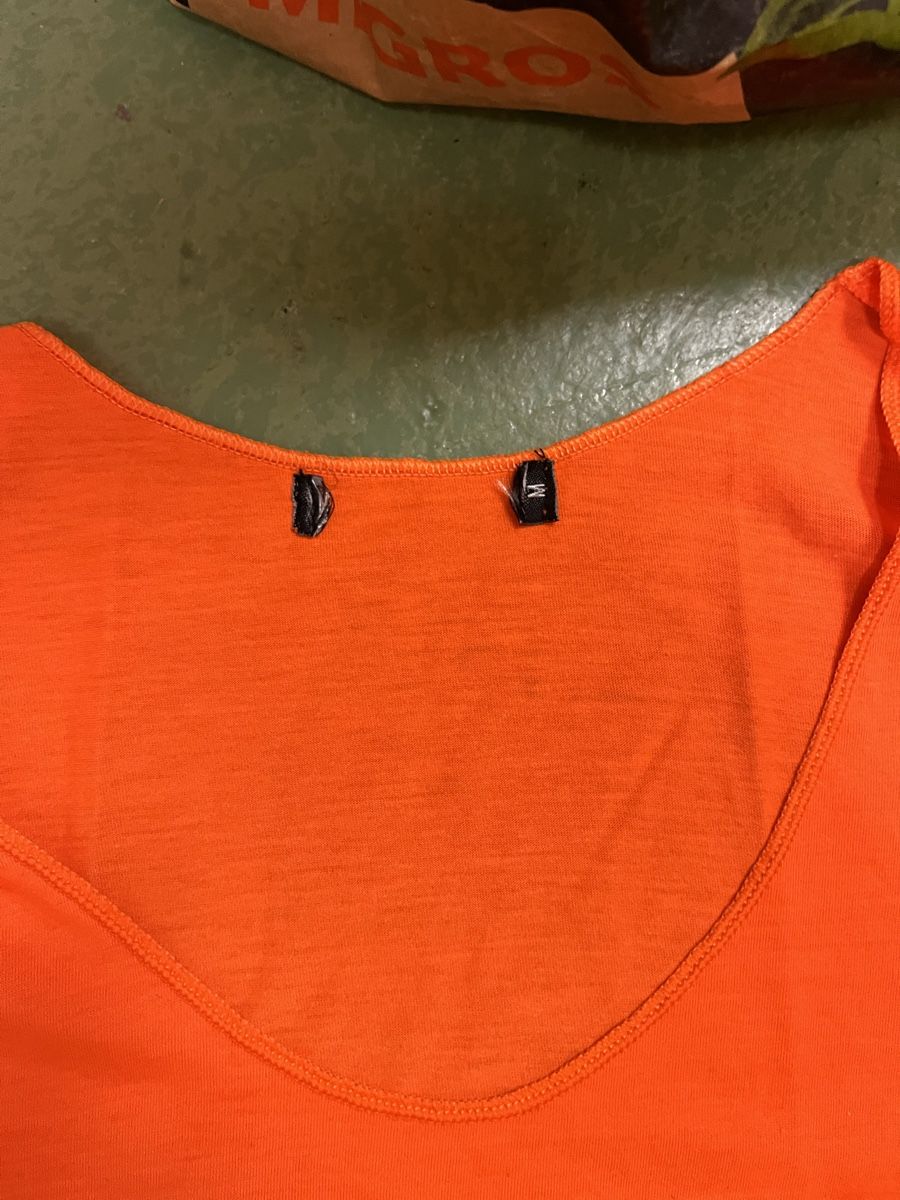 Top: Orangefarbenes shirt, Grösse M, Kate Moss – Usato da Zug venduto da Nickwalks999 1