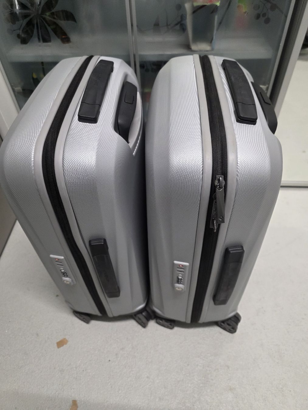 Samsonite Valigie: Samsonite 55cm 2 Stück ca. 37x55x20 – Usato da Zürich venduto da auctionhero