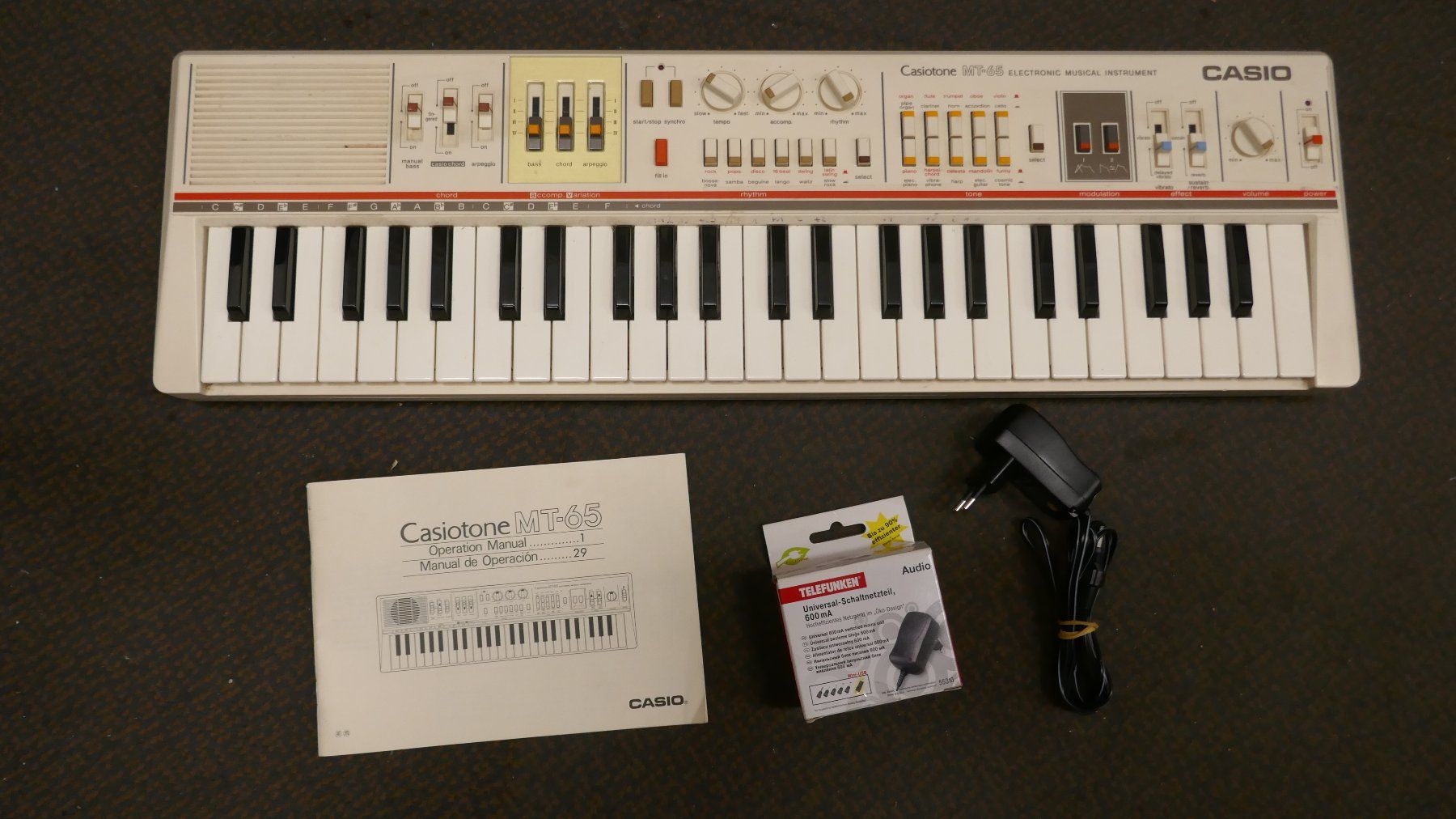 Casio Instruments de musique: Casio MT-65 Keyboard – D'occasion à Wenslingen par FairlightCMI 1