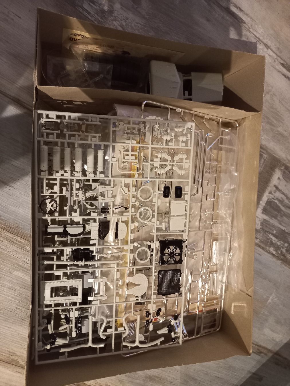 Revell Kits de montage: Kit à monter camion Peterbilt 1/25 – D'occasion à Attalens par remy_s00 1