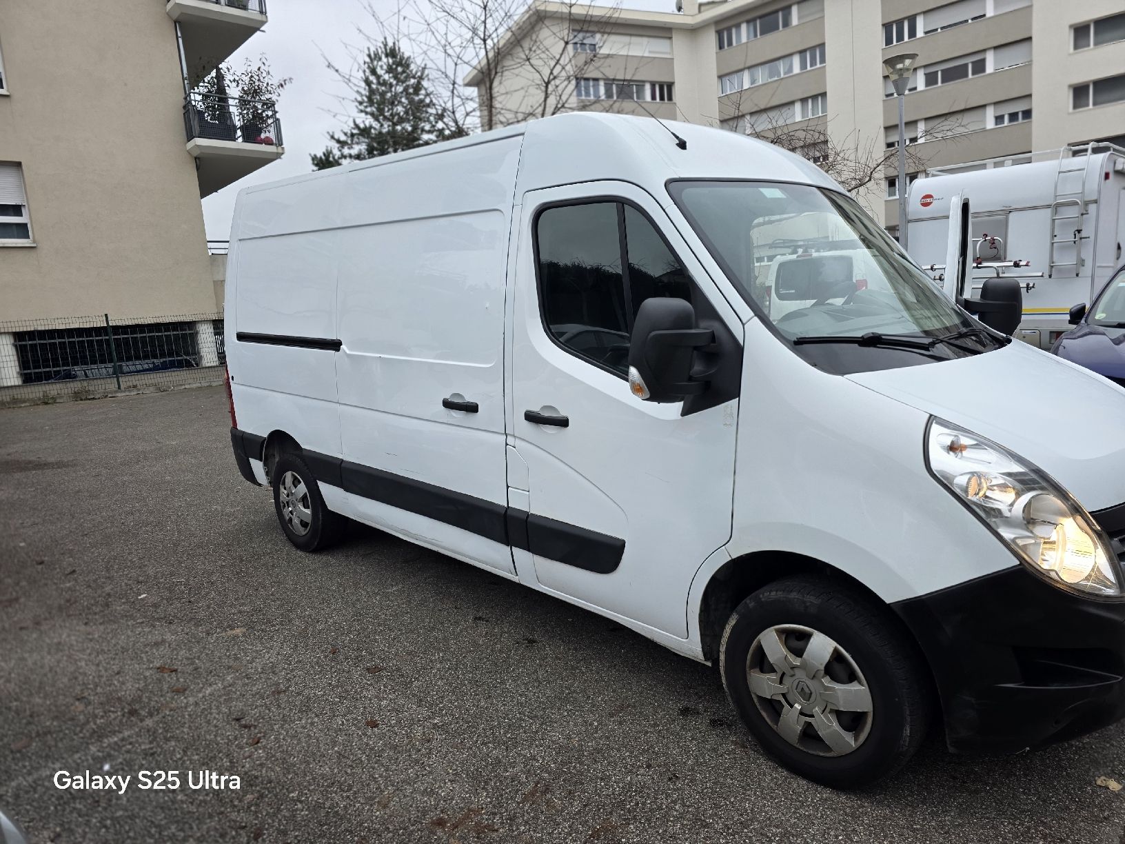 Renault Veicoli commerciali: Fourgon utilitaire Renault Master blanc bon état – Usato da Vallorbe venduto da Sabanienergie25 4