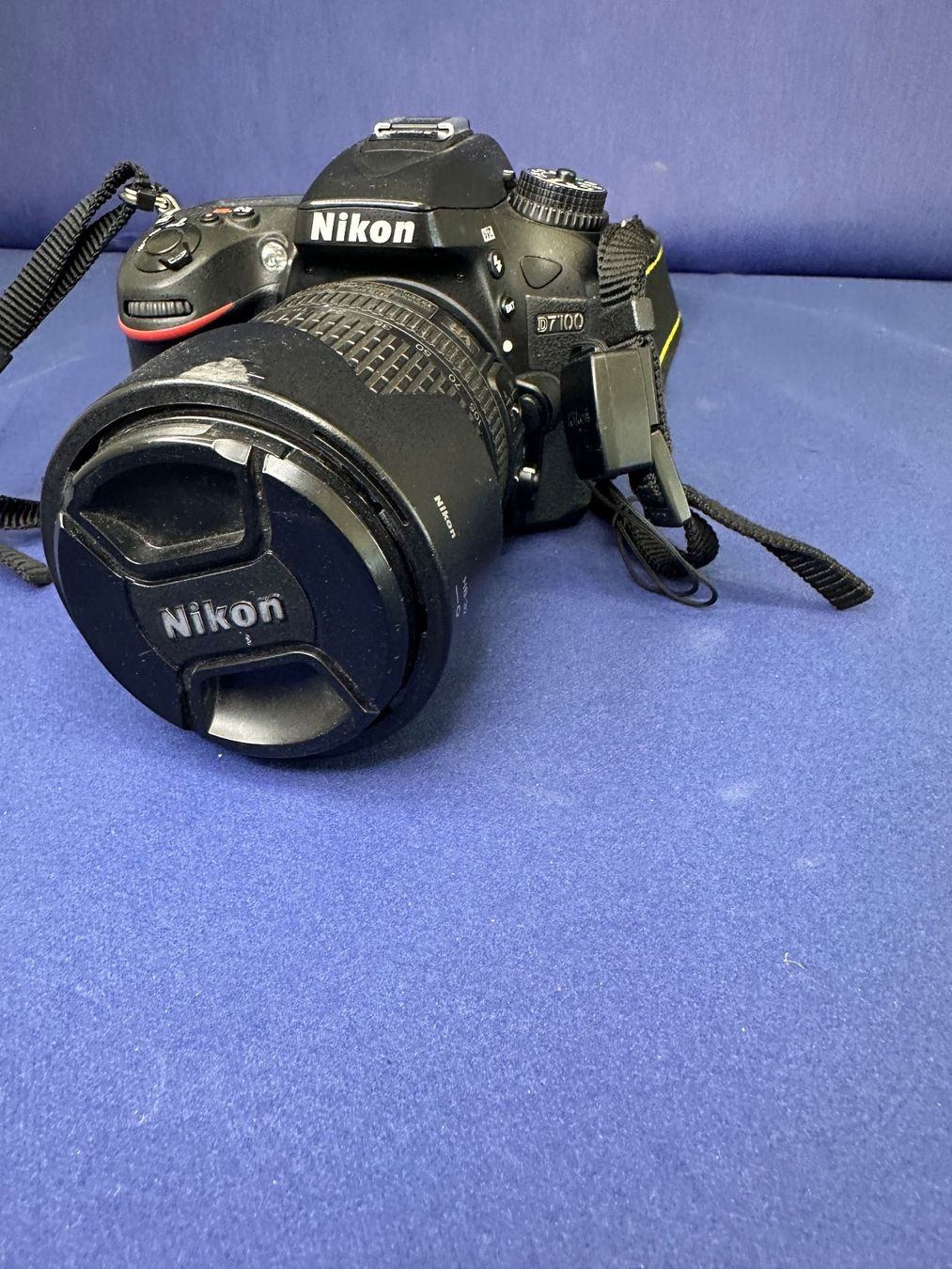Nikon Fotocamera: Nikon D7100 Spiegelreflexkamera mit Objektiv – Usato da Liestal venduto da FuV01 1