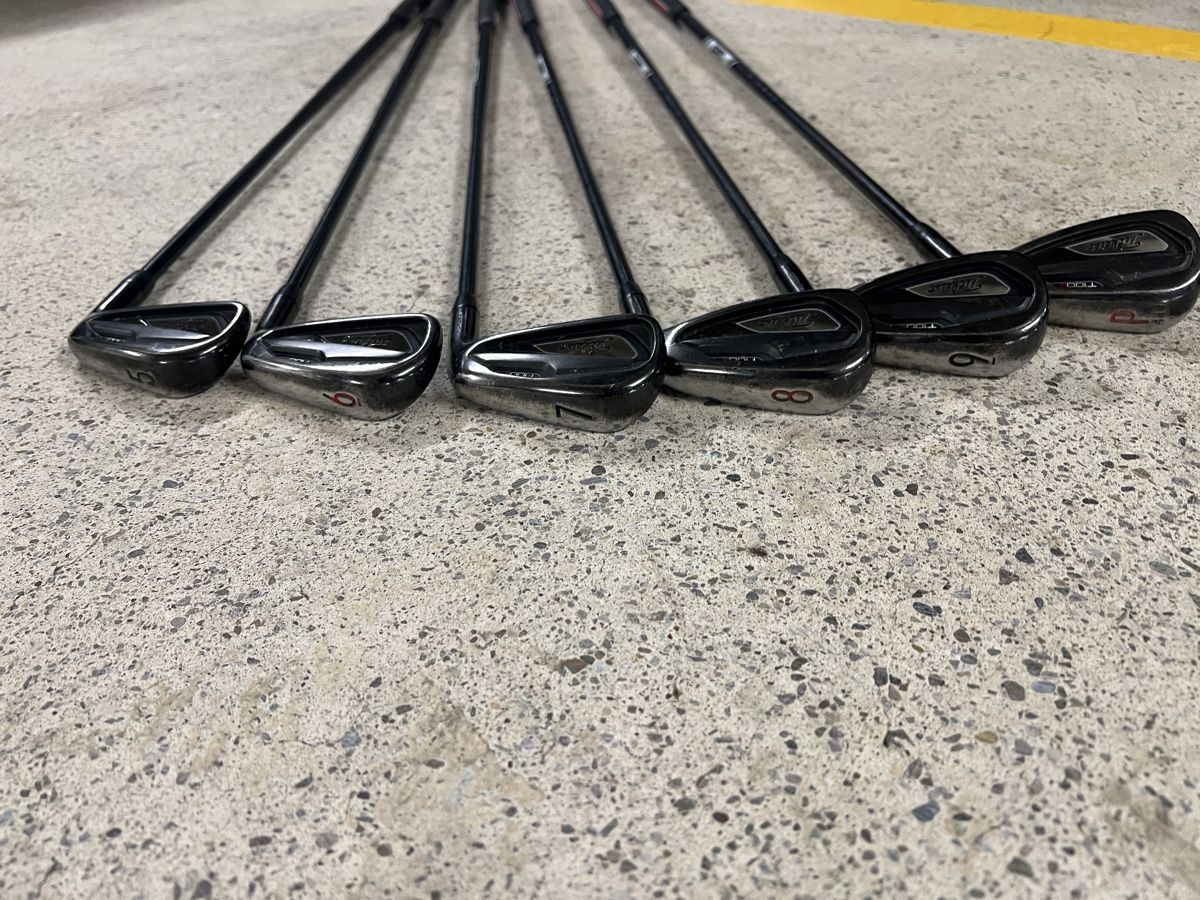 Titleist Mazze & Set: Top Titleist T100s Eisensatz, AMT Black Regular – Usato da Nürensdorf venduto da romano_a