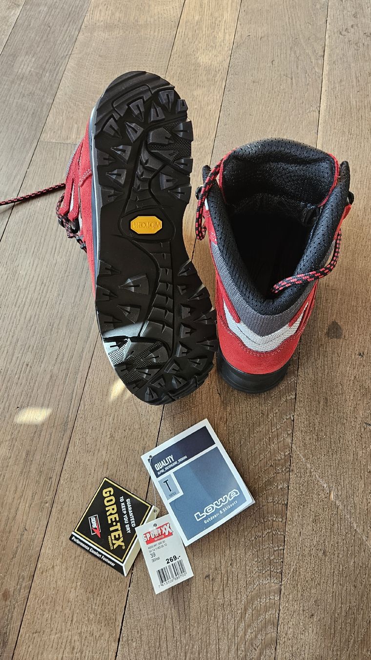 Scarpe da uomo: Wanderschuhe (Neu) – Nuovo (secondo la descrizione) da Bäretswil venduto da Adi_04 1