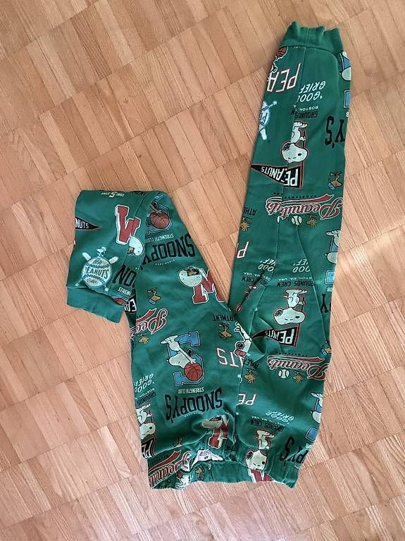 Ensembles coordonnés: Trainer "Peanuts" grün Gr. 140 – D'occasion à Wangen ZH par estrellita13 2
