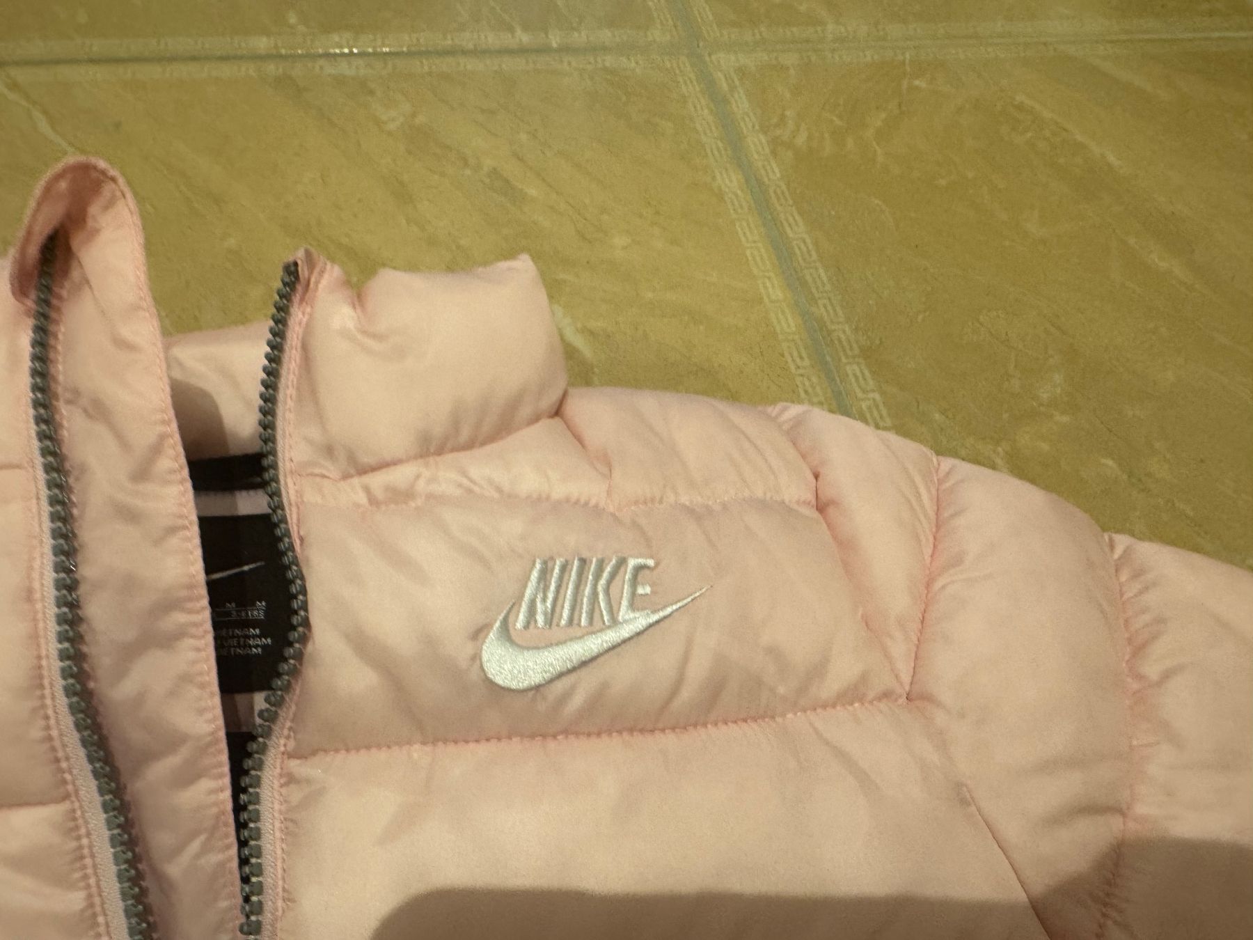 Nike Giacche & Cappotti: Nike NWT Winterjacke, 5-6J 110-116 – Nuovo (secondo la descrizione) da Klingnau venduto da Markus14 1