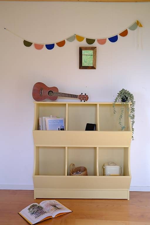 Scaffali: Kinder Bücherregal – Usato da Oberriet SG venduto da papillon_vintage