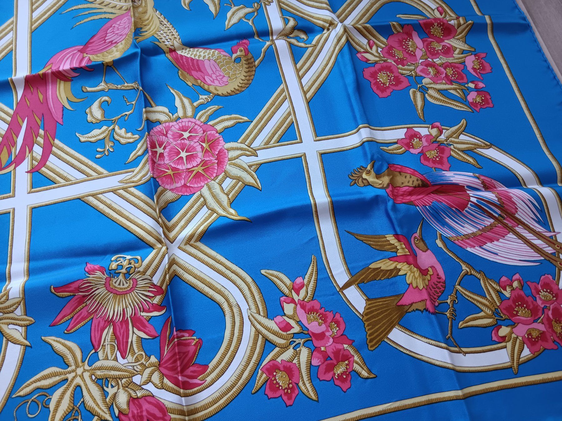 Hermès Foulards, Tücher & Schals: HERMES "CARAÏBES" CARRE 90 CM – Gebraucht aus Cossonay-Ville von Les_1001_perles 6