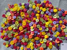 ca 500 Knöpfe  pink vio orange Knöpfli Mischung zum Basteln
