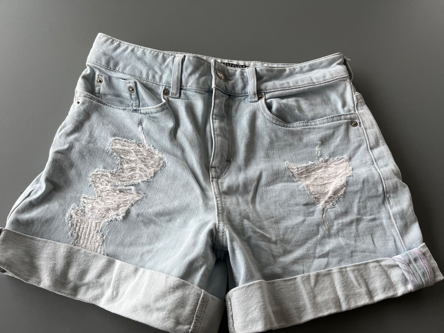 Drykorn Pantaloni: Drykorn Shorts 27 – Usato da Rossrüti venduto da Piccola7