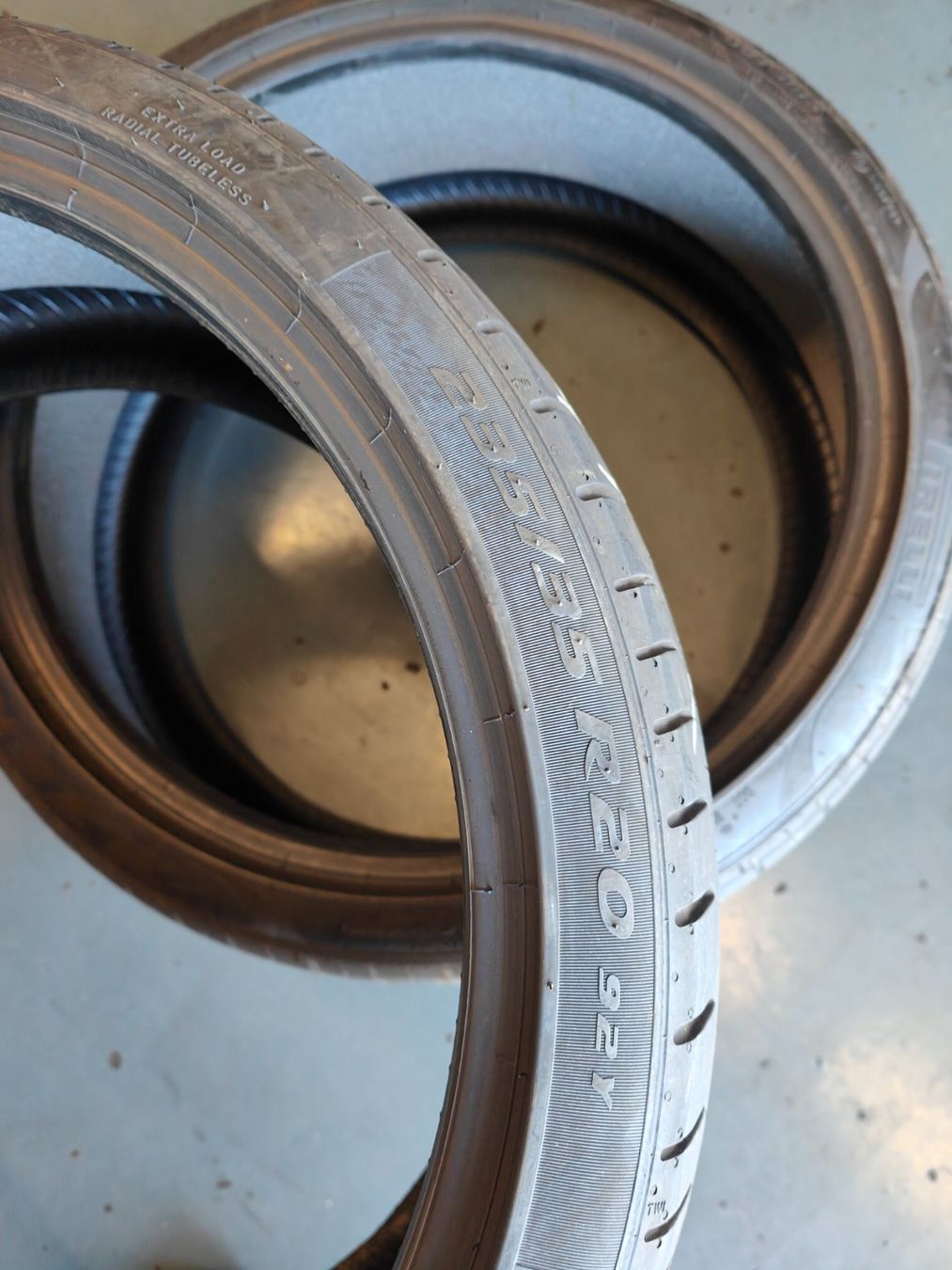 Pirelli Pneus & Kompletträder: 235/35 R20 Sommerreifen – Gebraucht aus Oberengstringen von Reifen-Lagerverkauf 1