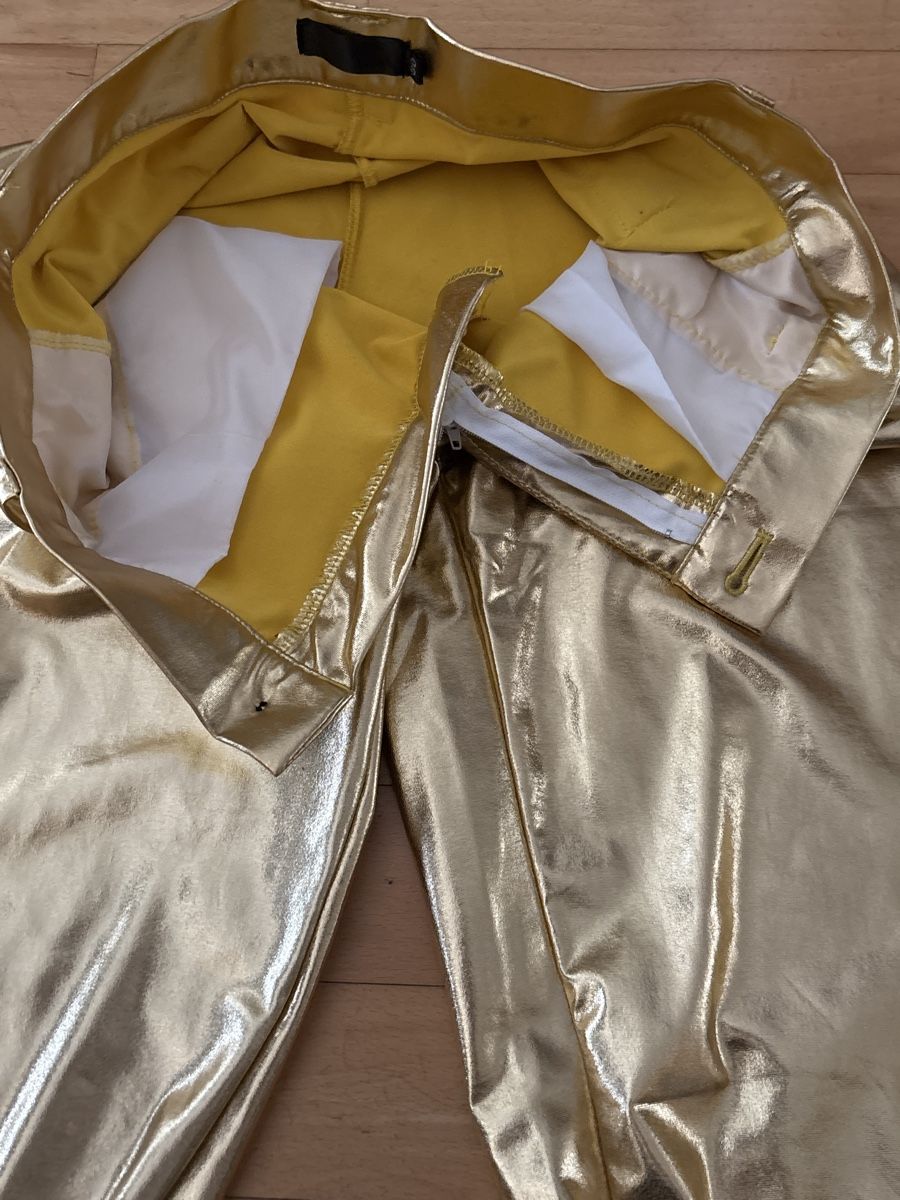 Completi: Gold Anzug – Usato da Egg b. Zürich venduto da Luckybilly 4