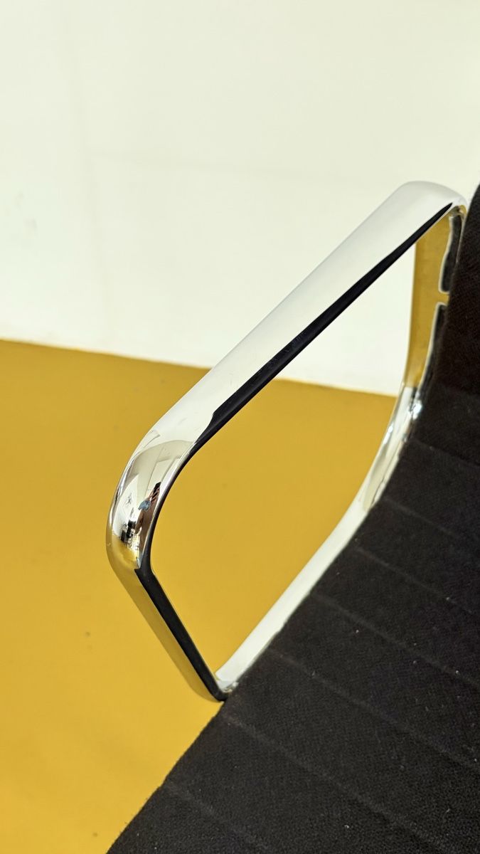 Vitra Chaises: Bürostuhl Vitra Eames EA 119 schwarz – D'occasion à Zürich par wal_2rj9 4