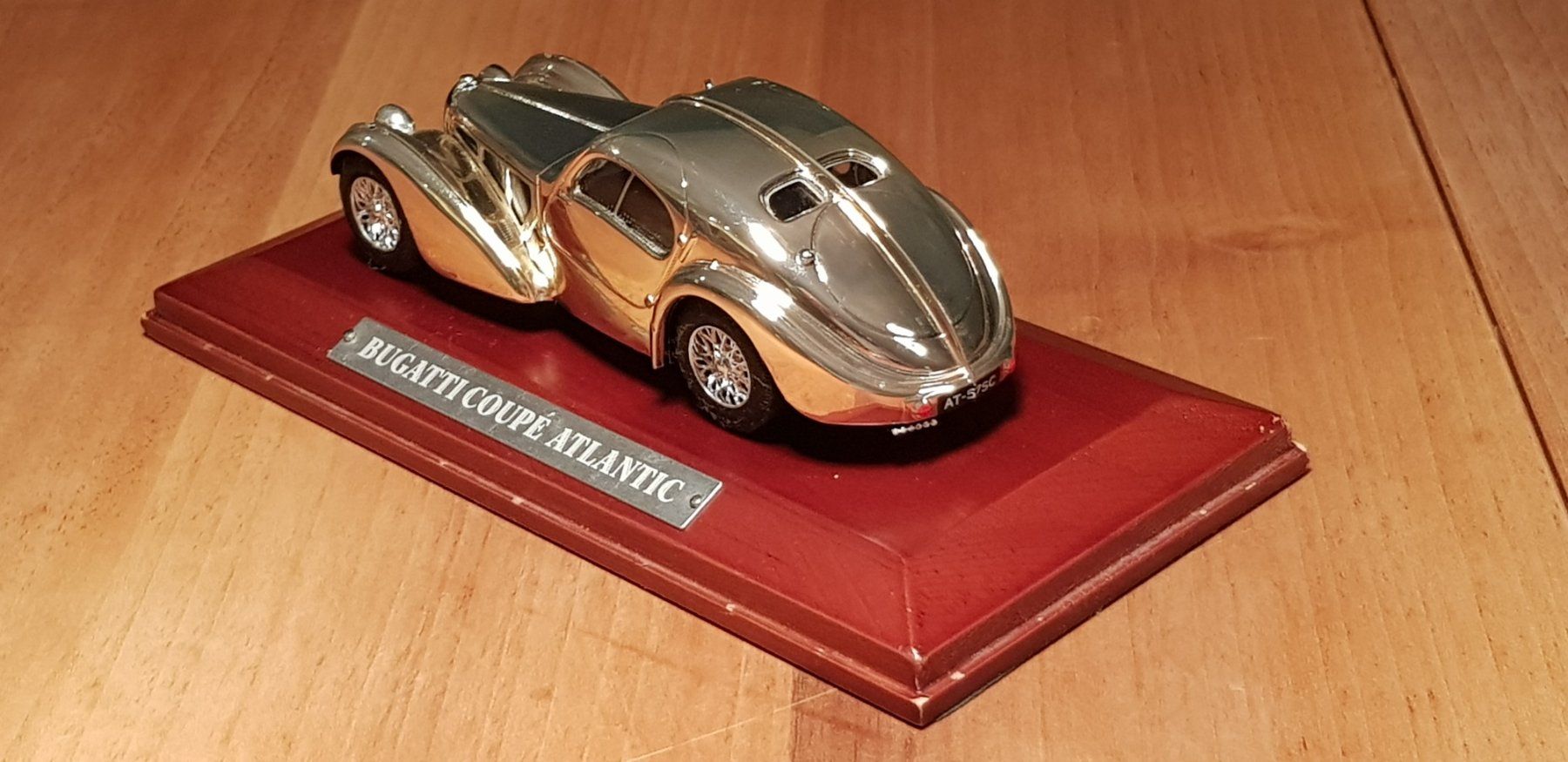 Modellini d'auto: Bugatti Atlantic Gold 1/43 – Usato da posieux venduto da Avus02 1