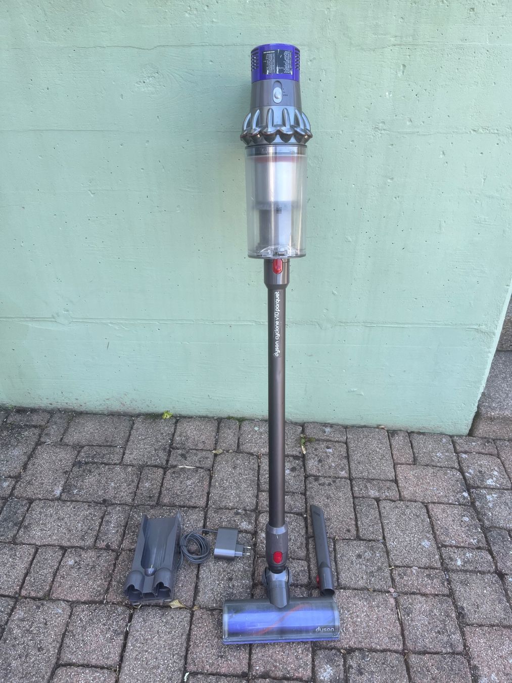 Dyson Aspirapolveri & Accessori: Dyson V10 Staubsauger – Usato da Magden venduto da Hornet2