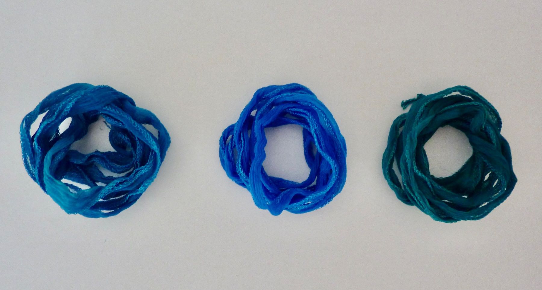Nastri decorativi: 3 Seidenbänder Schmuckbänder Chiffon crinkle – Nuovo (secondo la descrizione) da Allschwil venduto da millefiori3