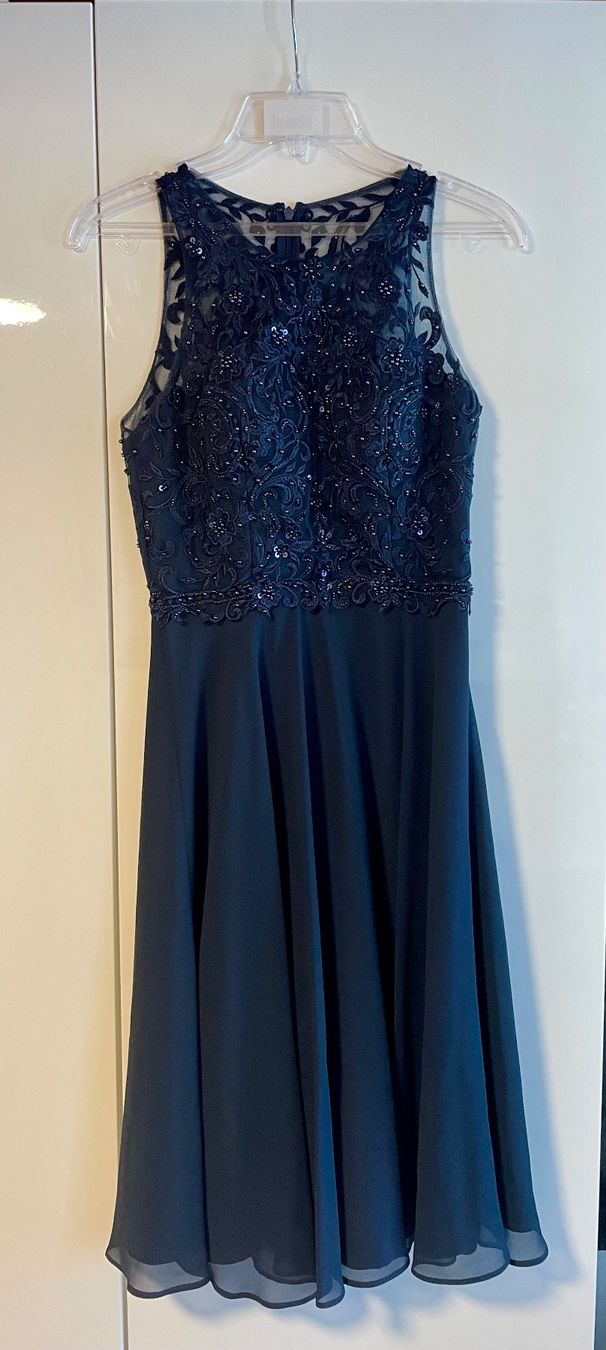 Vestiti: Cocktailkleid dunkelblau – Usato da Escholzmatt venduto da Lena_Schnider