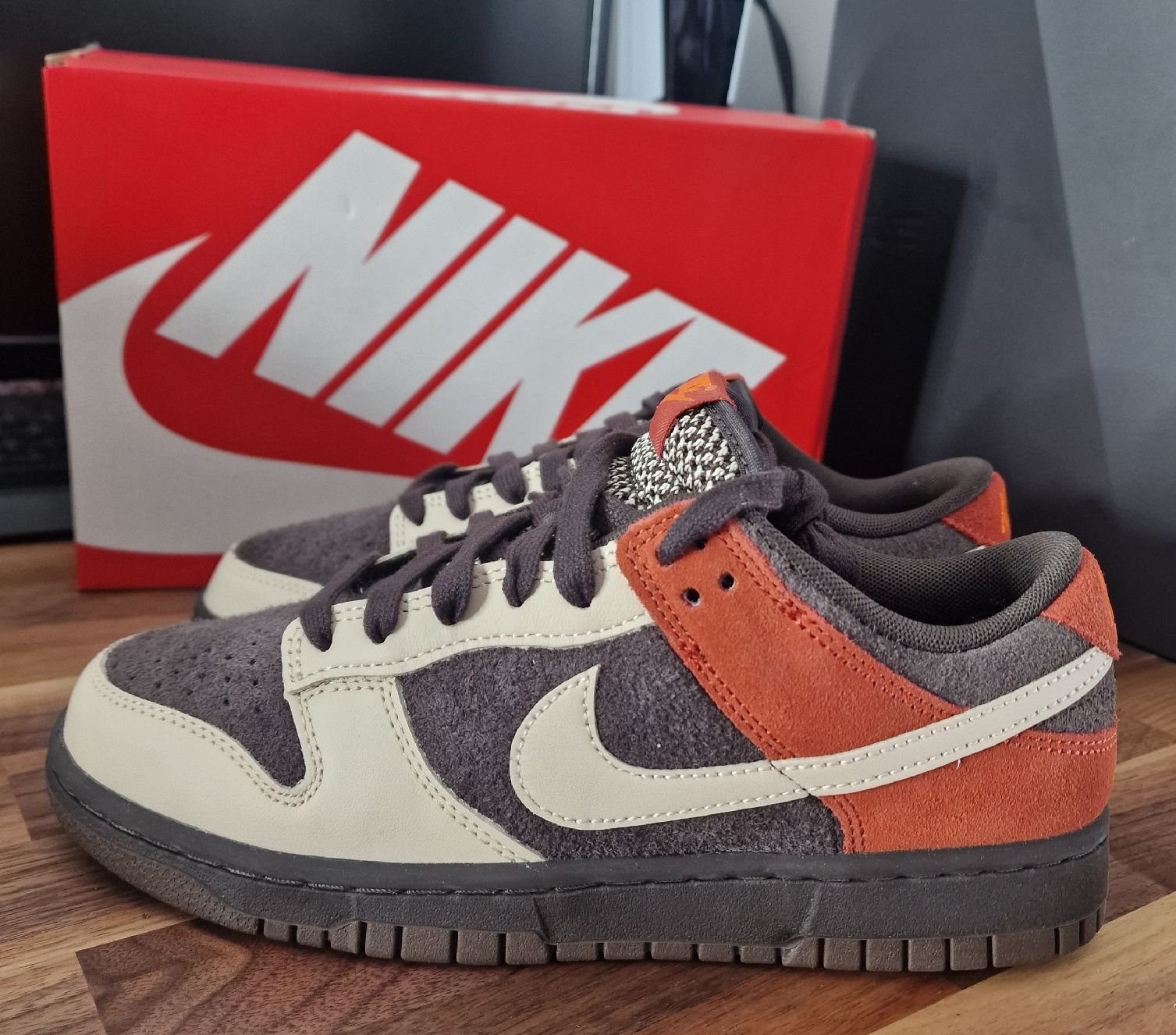 Scarpe da uomo: Nike Dunk Low Red Panda "Velvet Brown/Sanddrift" Gr. 40 – Nuovo e nell'imballaggio originale da Schlieren venduto da jen_x559 5