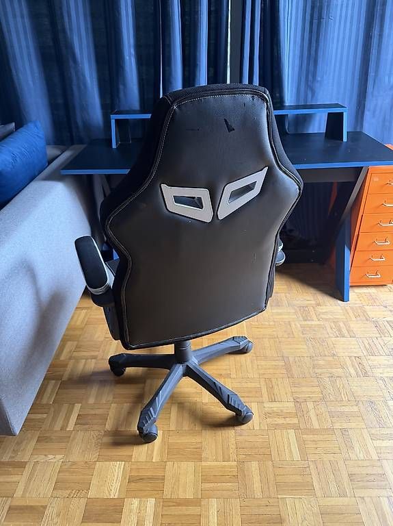 Poltrone: Bureau+  Fauteuil – Usato da Petit-Lancy venduto da Rah4 3