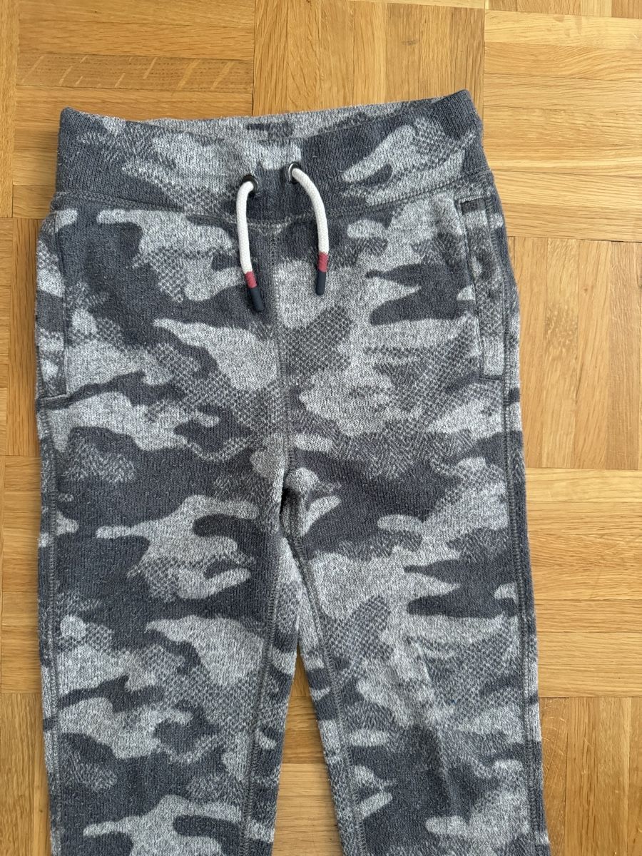 Gap Pantaloni: Kinder Gap Hose, Gr. 128 – Usato da Kilchberg ZH venduto da Von_dutch 1