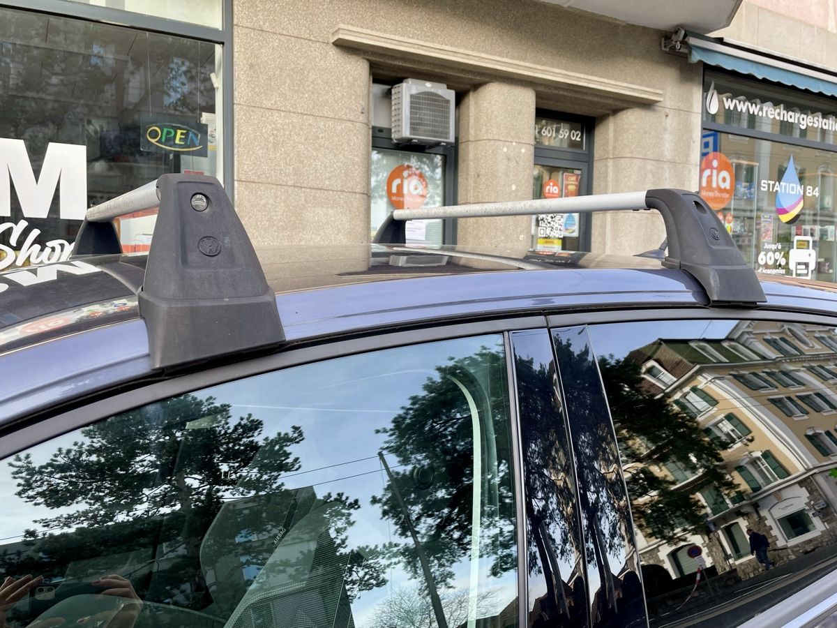 Gamaparts Dachboxen: Duo Barres de toit VWPolo2017 + coffre de toit Gamaparts 33 – Gebraucht aus Lausanne von jes_99dr 1