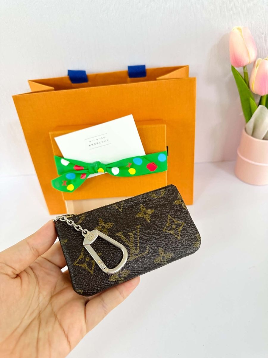 Louis Vuitton Schlüsselanhänger & - bänder: Louis Vuitton key pouch  – Gebraucht aus Buch am Irchel von Pukpan_99