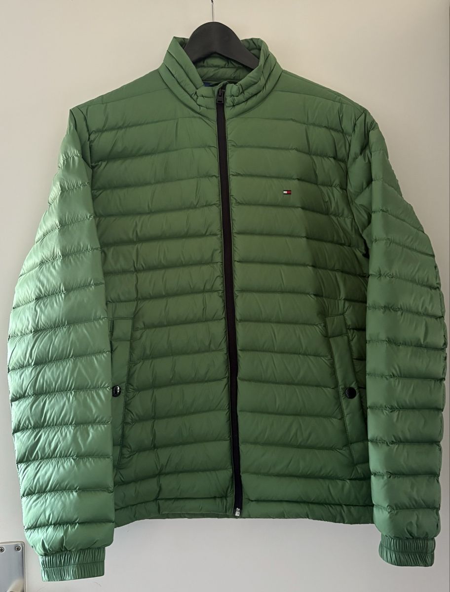 Tommy Hilfiger Vestes: Tommy Hilfiger Daunenjacke, Gr. M – Neuf (Voir description) à Münchenstein par Mr.Tomari