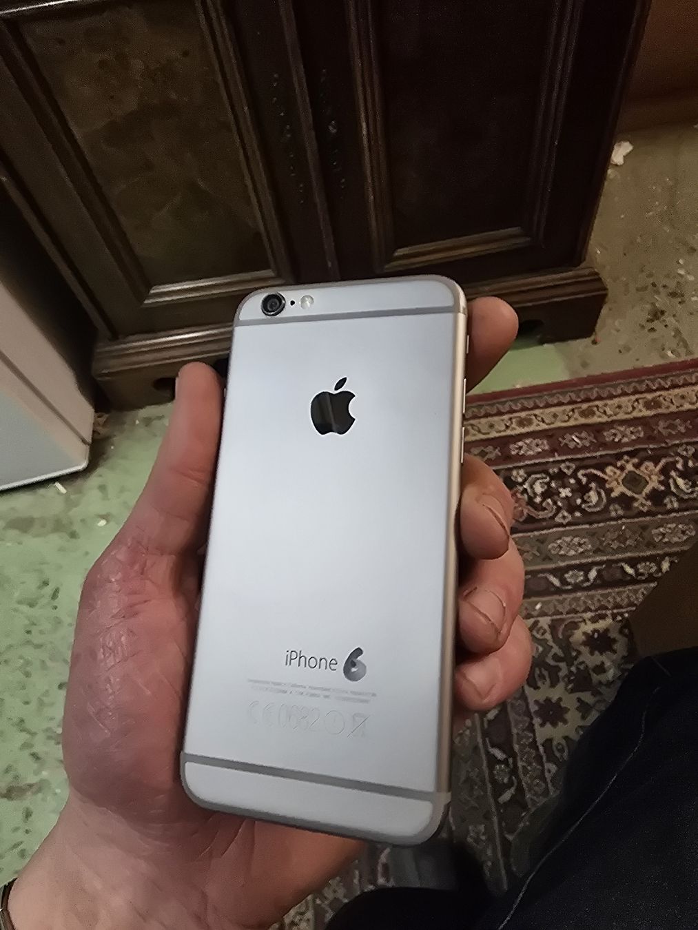 Apple Telefoni cellulari / Smartphones: iPhone 6, Silber (L1) – Usato da Rorschach venduto da TimelessTrading 1