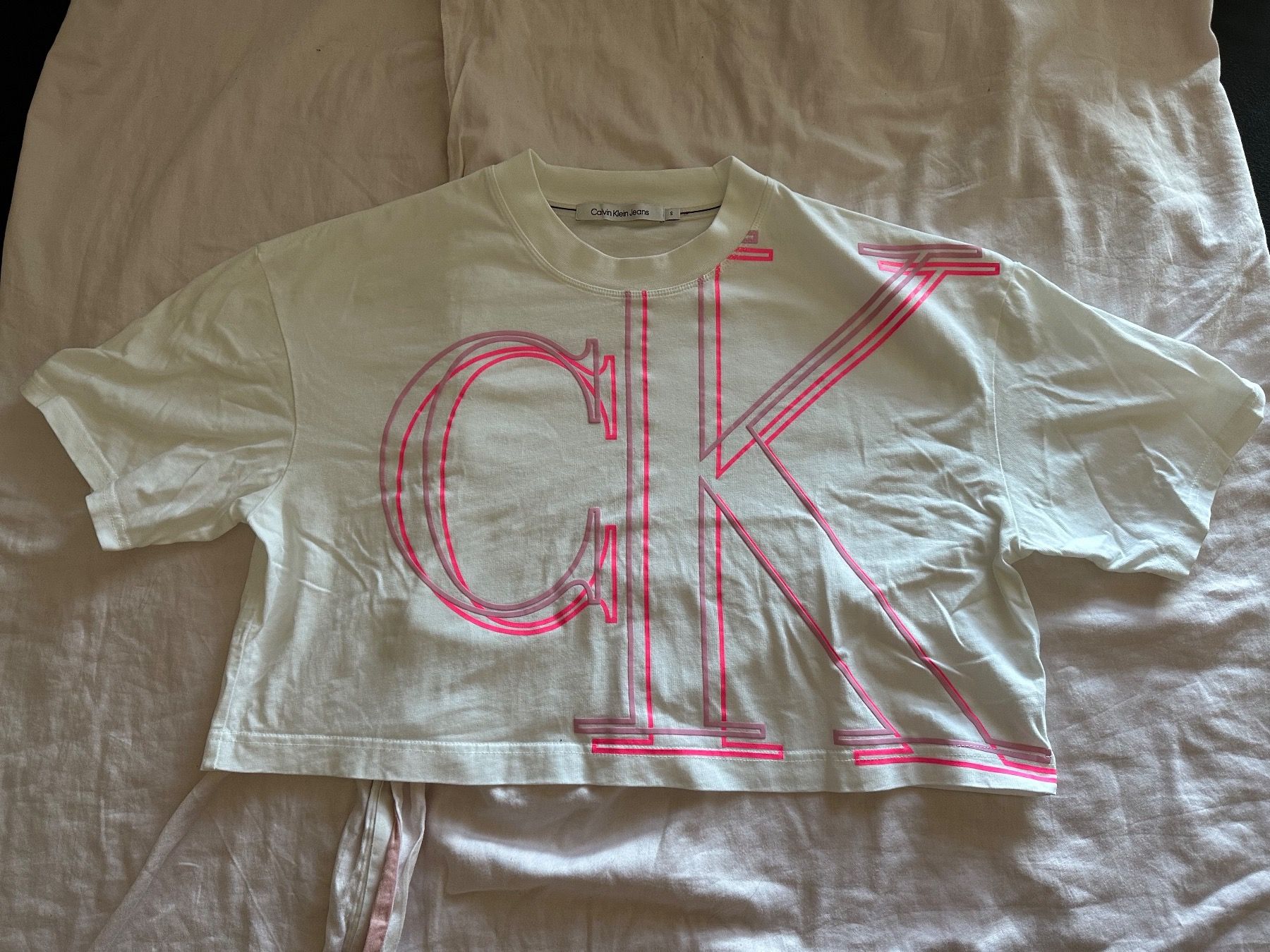 Calvin Klein T-shirt: T-shirt Calvin Klein – Nuovo (secondo la descrizione) da Sion venduto da ENKLR
