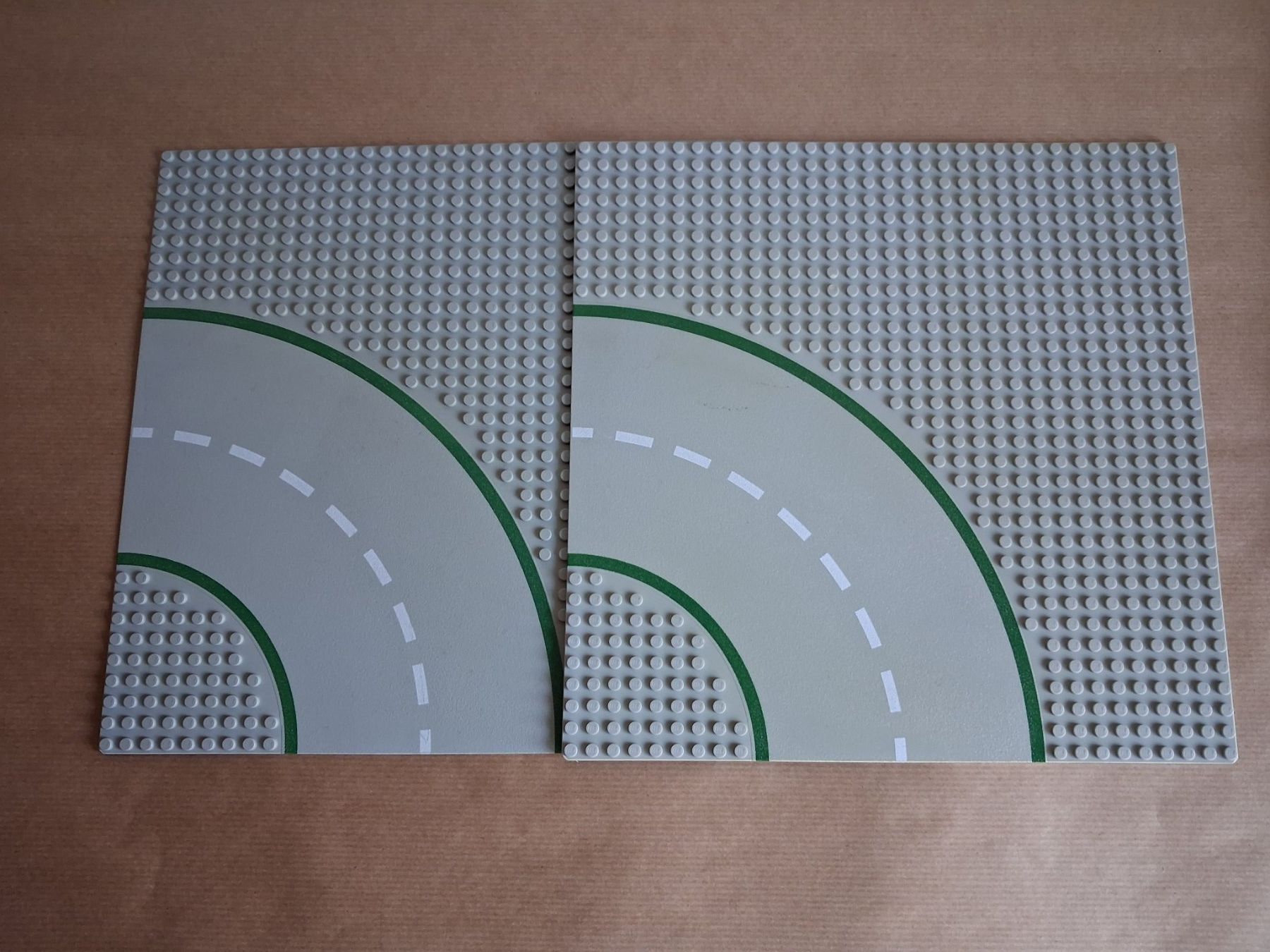 Lego Jouets: 10 Lego Strassenplatten 32x32 Noppen. Grau – D'occasion à Hagendorn par siwasi3 4