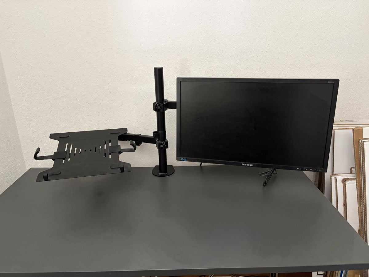 Staffa per monitor: Monitor- + Laptop-Halterung (schwarz) – Usato da Zürich venduto da lorisnoedboris