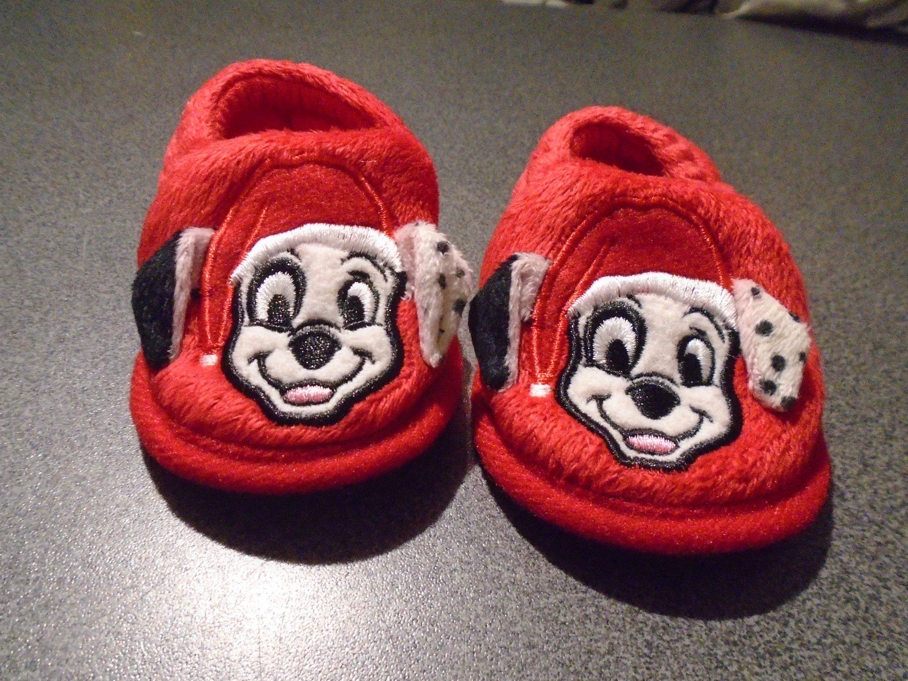Schuhe für Jungen: Baby - Schuhe, One Size, Dalmatiner, rot – Gebraucht aus Zürich von abraxas1291