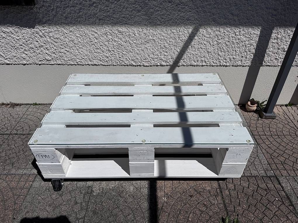 Tavoli: Table palettes  – Usato da Les Genevez JU venduto da meg14 2