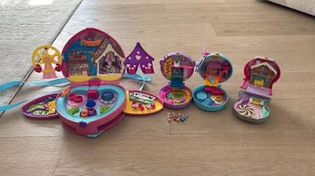 Giocattoli: Polly Pocket Set Freizeitpark Rucksack & diverse Schatullen – Usato da Benglen venduto da Ninenina35