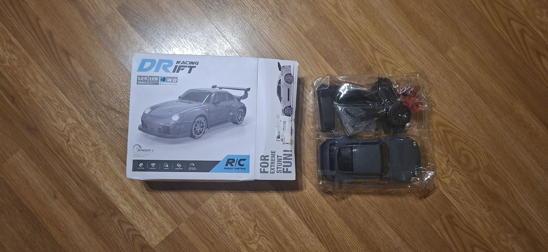 Modellismo RC: RC Drift Racing Auto 1:24 mit LED, 4WD – Usato da Ricken SG venduto da Oesti.ha 5