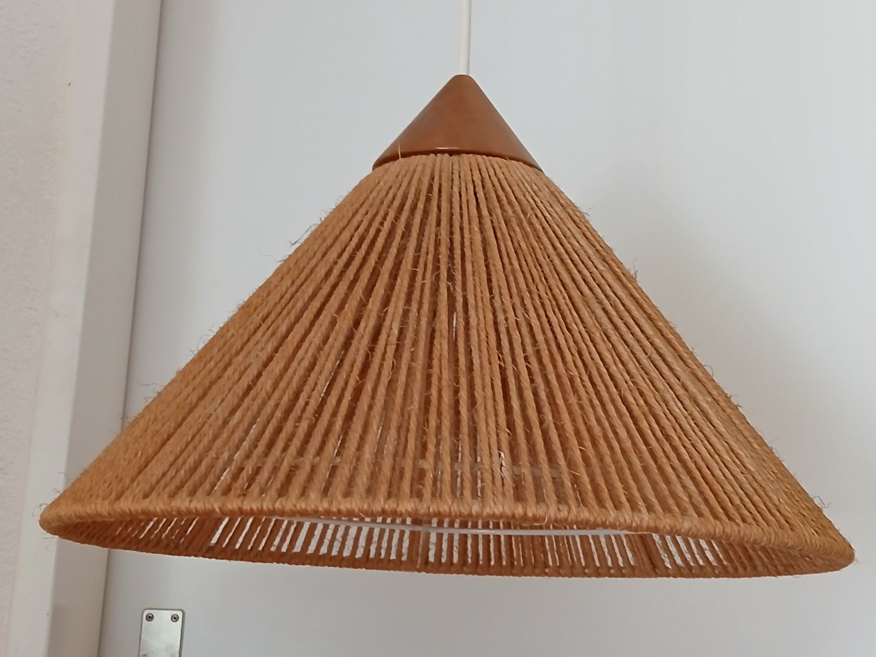 Temde Leuchten Lampadari & plafoniere: Seltene Temde Deckenleuchte 60er Holz mit Sisal – Usato da Zumikon venduto da Vollvintage 6